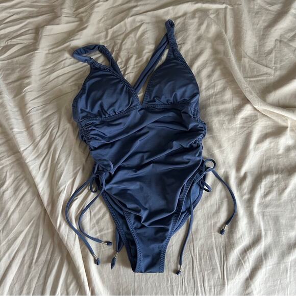 SALE💝 Athleta One Piece Swimsuit - Picture 1 of 8